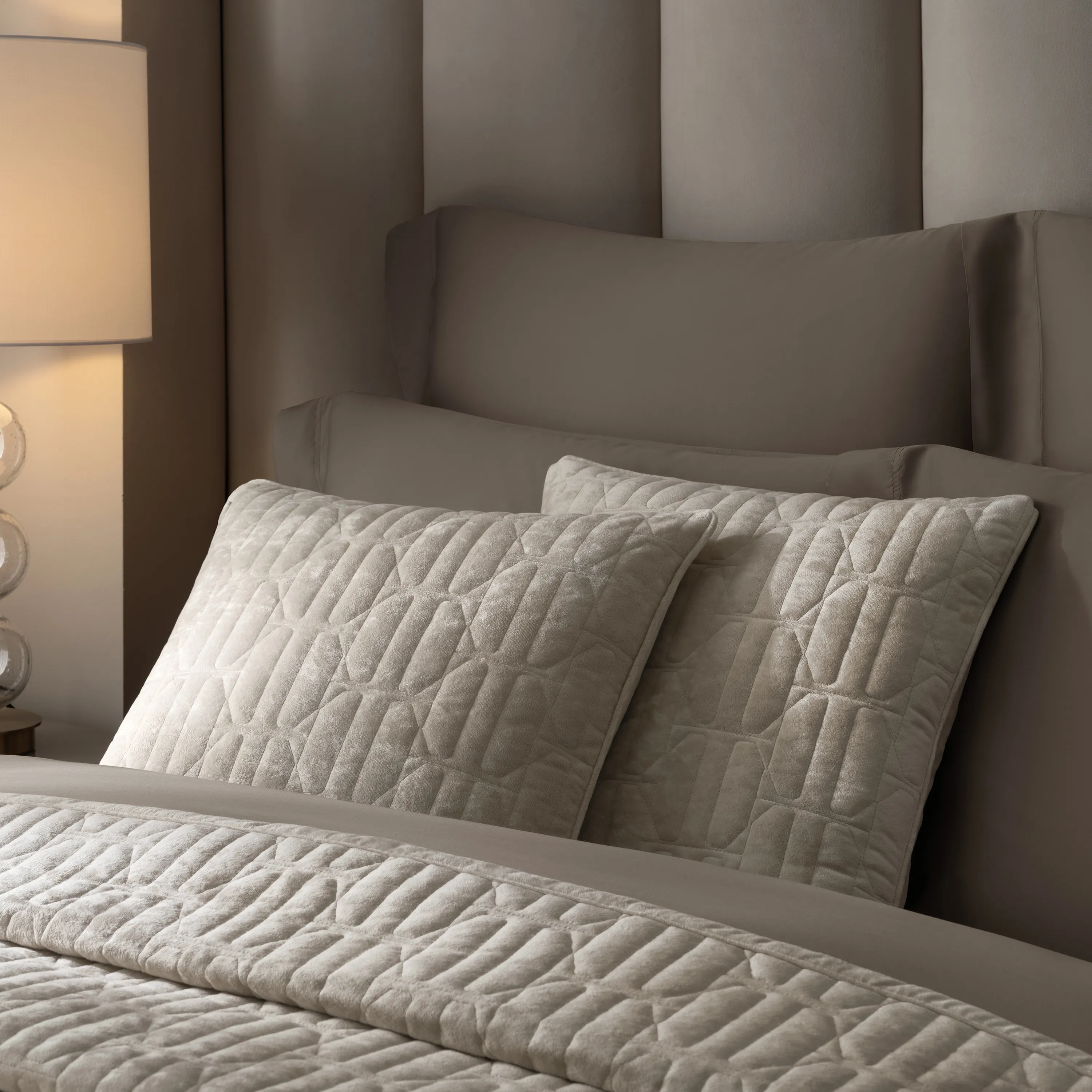 Декоративная подушка Арнас