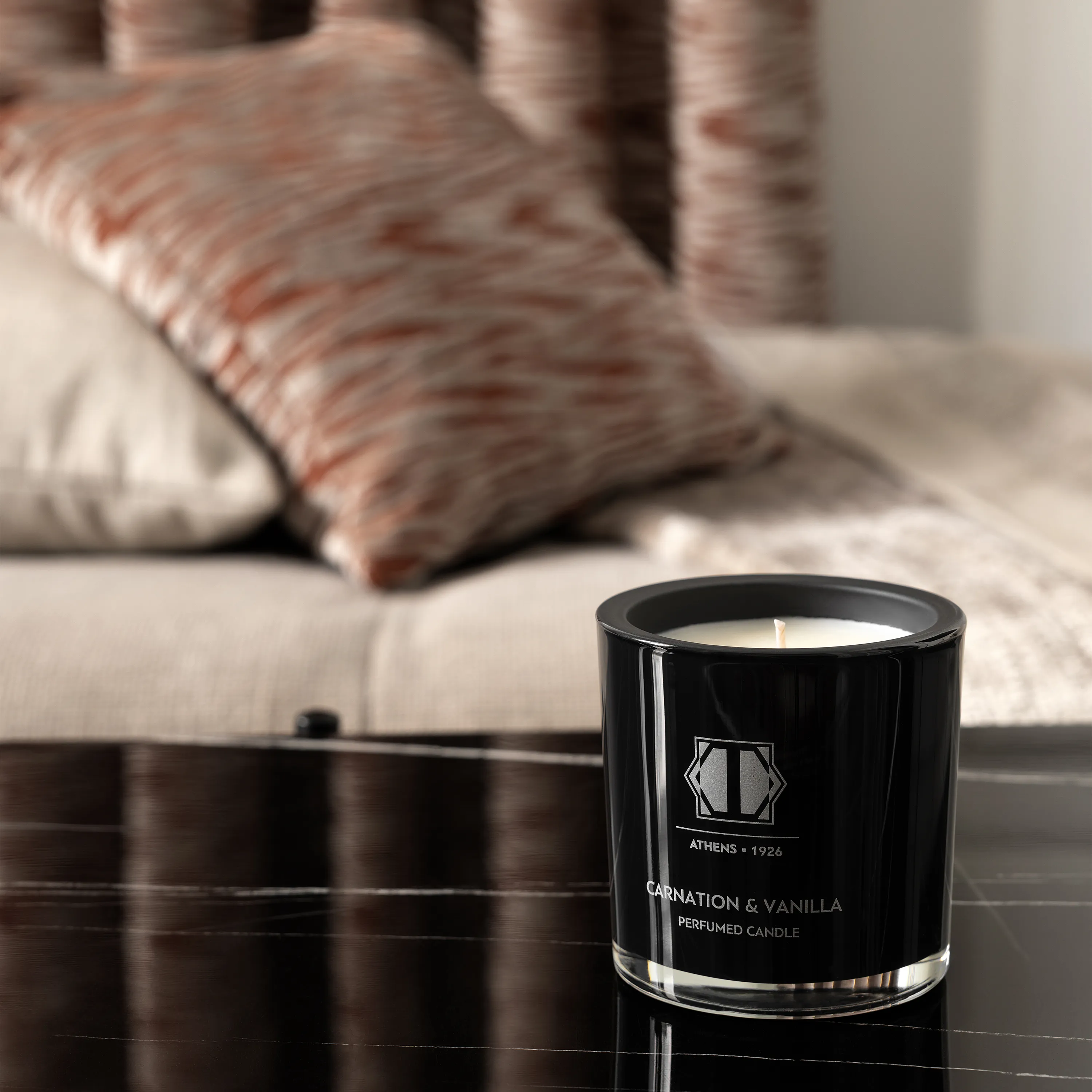 Свеча ароматическая  Гвоздика и ваниль