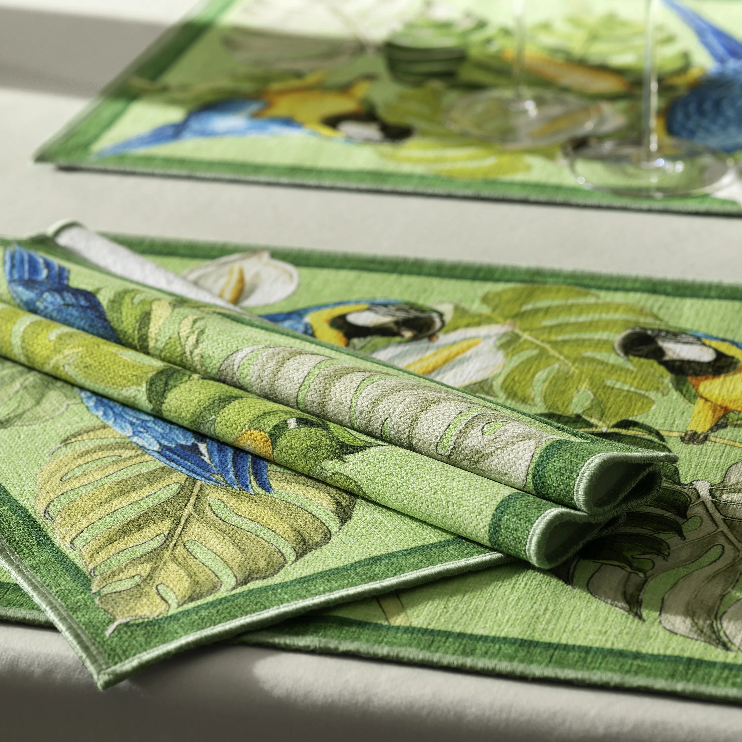 Подставка для сервировки стола Дженно