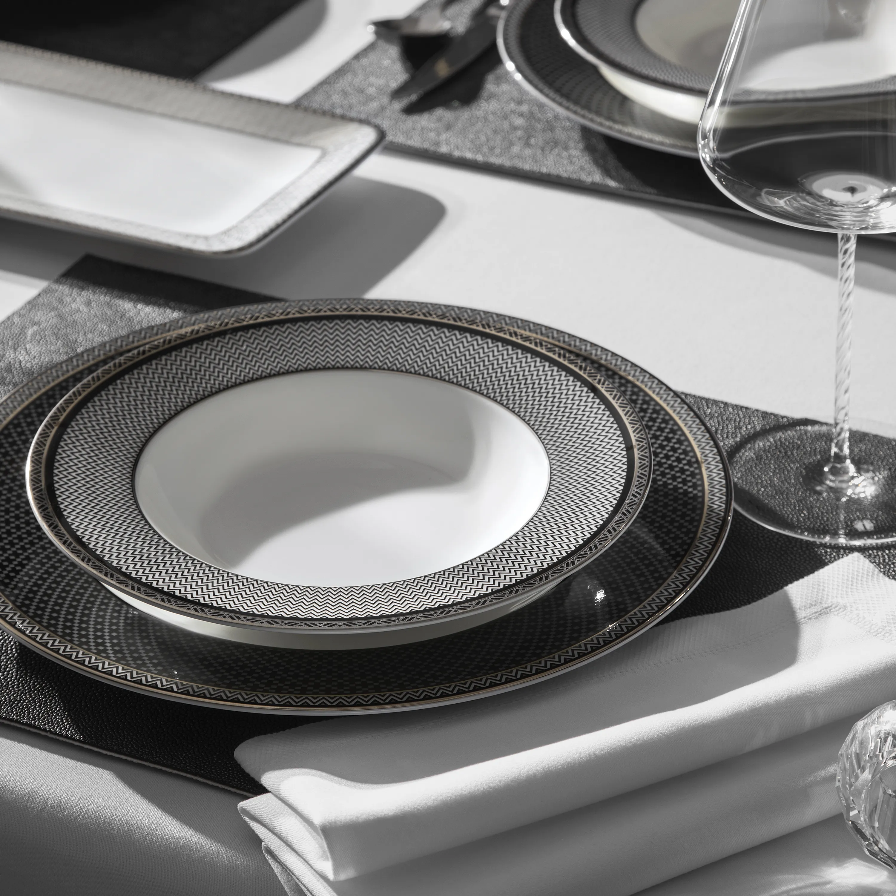 Тарелка суповая Люссон