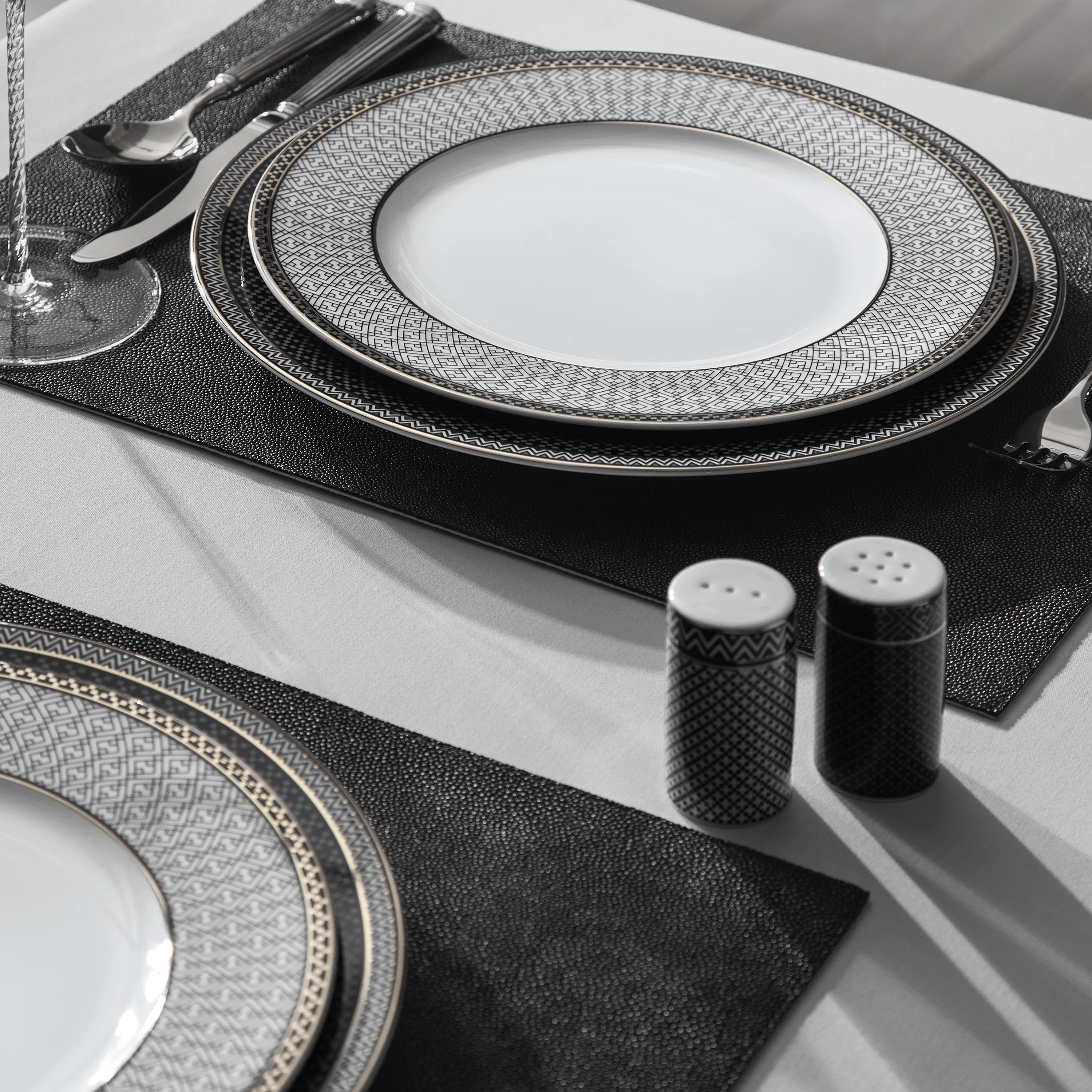 Тарелка обеденная Люссон