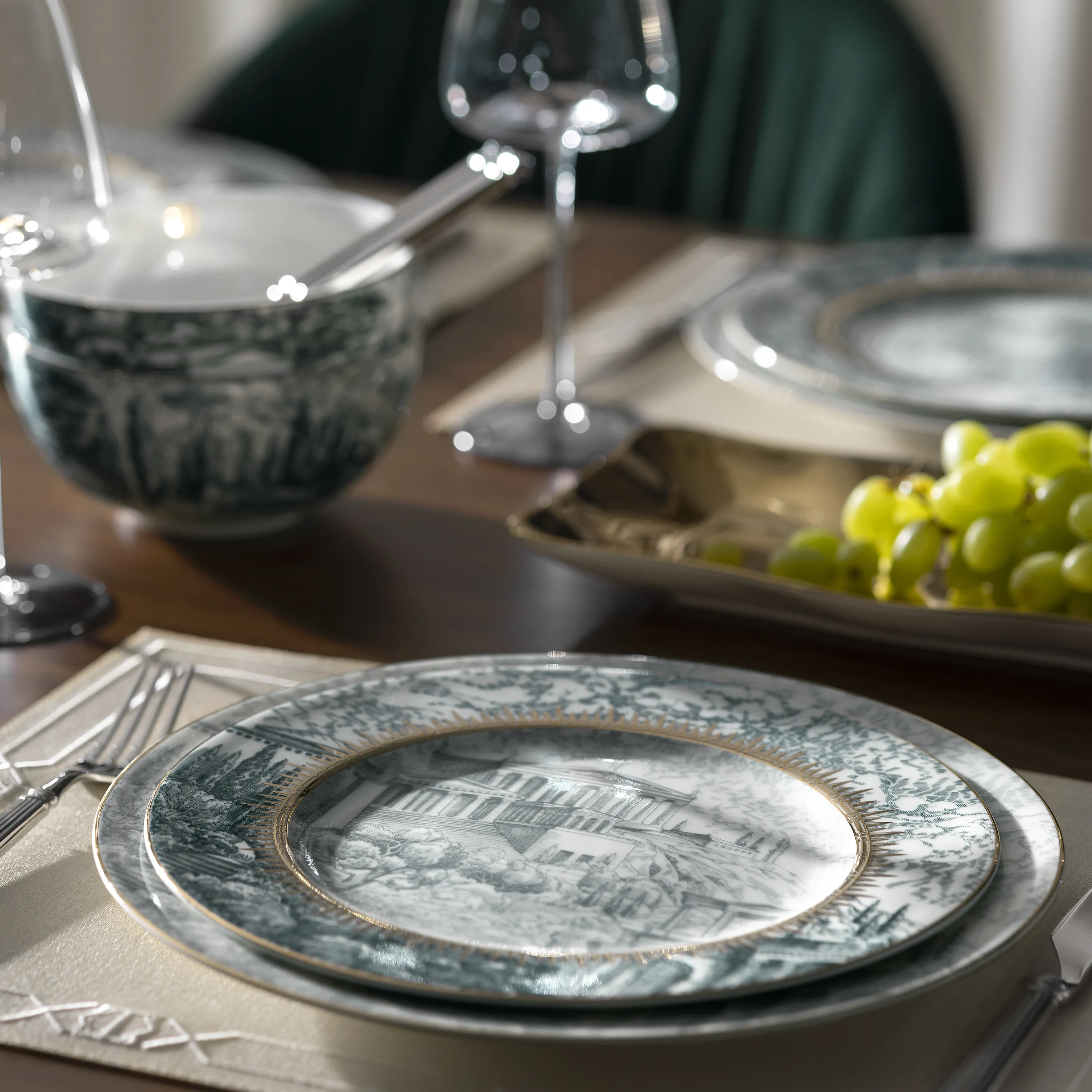 Тарелка обеденная Олимпия