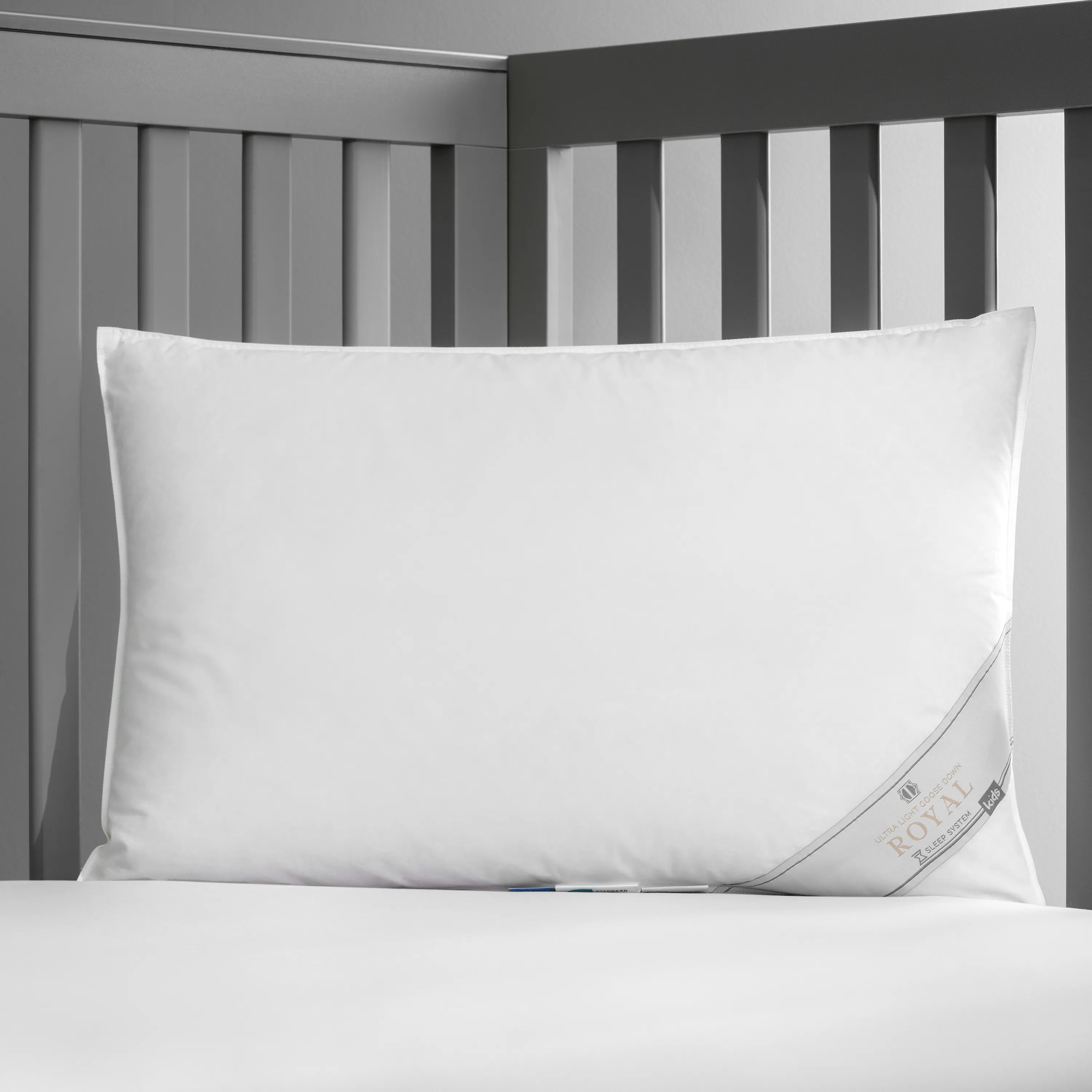 Детская подушка Роял