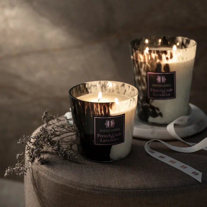 Свеча ароматическая Французский кедр и лаванда