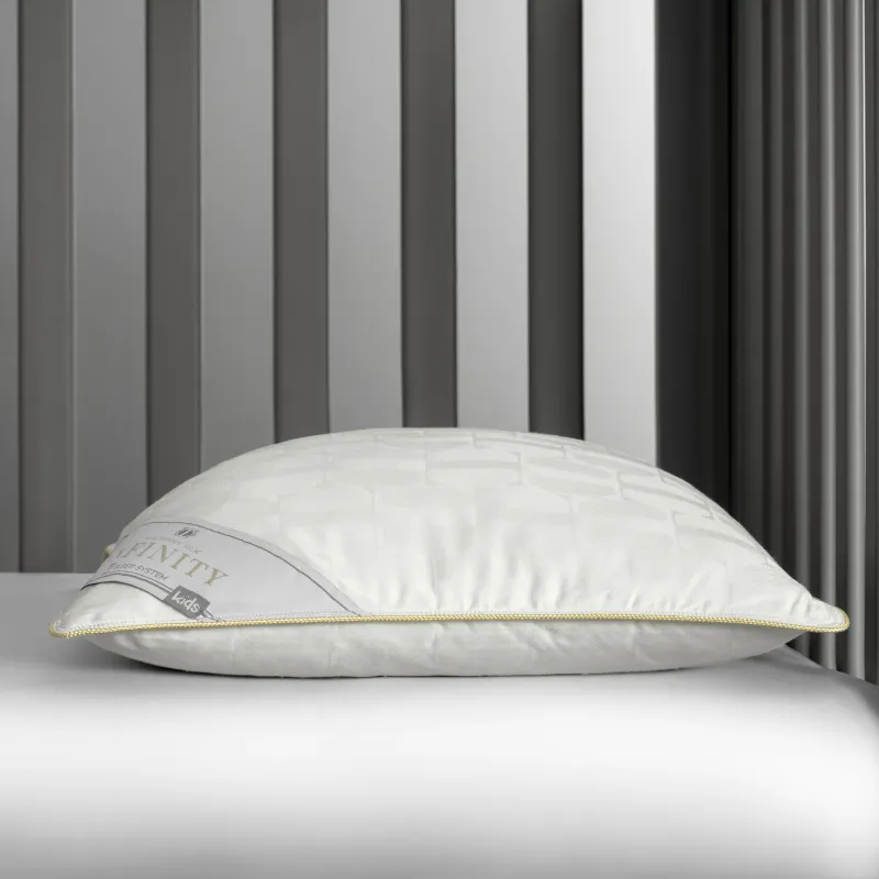 Детская подушка Инфинити