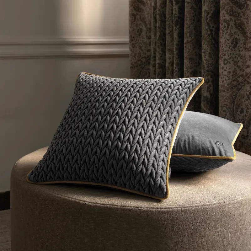 Декоративная подушка Нотарио